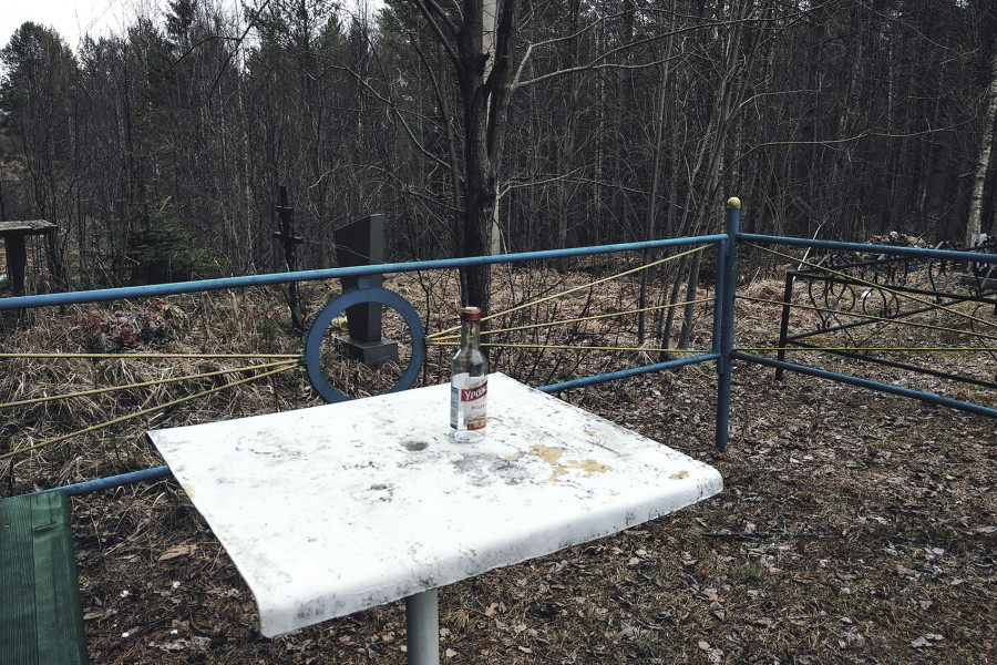 Radonitsa Offerings