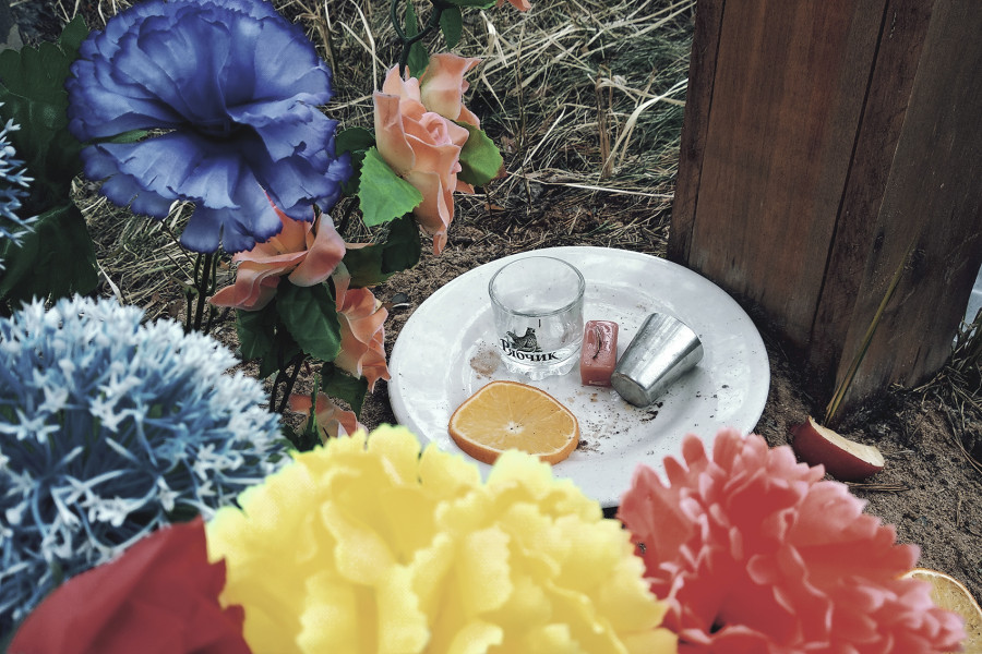Radonitsa Offerings