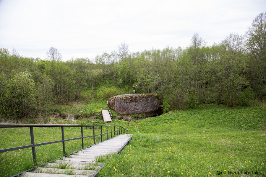 The Stone by the Village of Stone