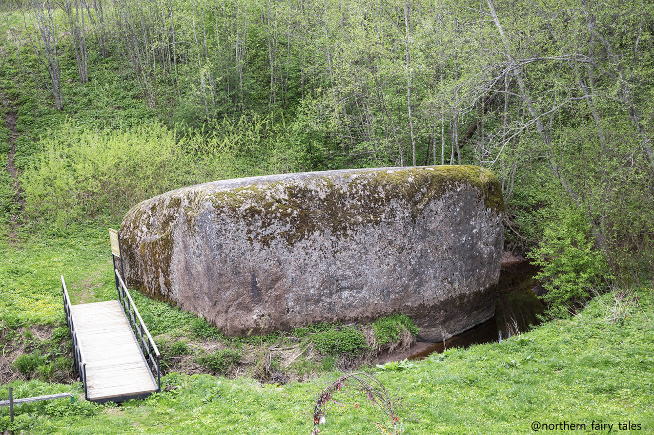 The Stone by the Village of Stone
