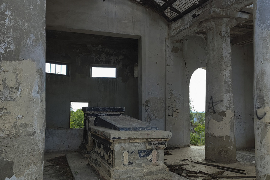 The Castle of Red Death: The Mortuary of Volzhsky