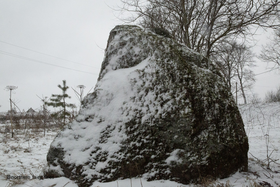 Funerary stones: The Threshold Between Worlds