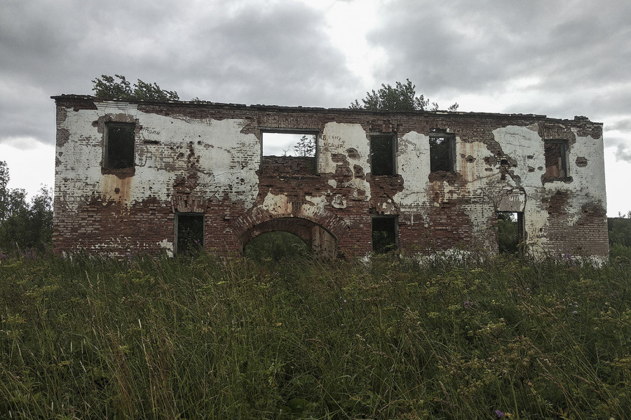 The Ruins of the Iono-Yashezero Monastery